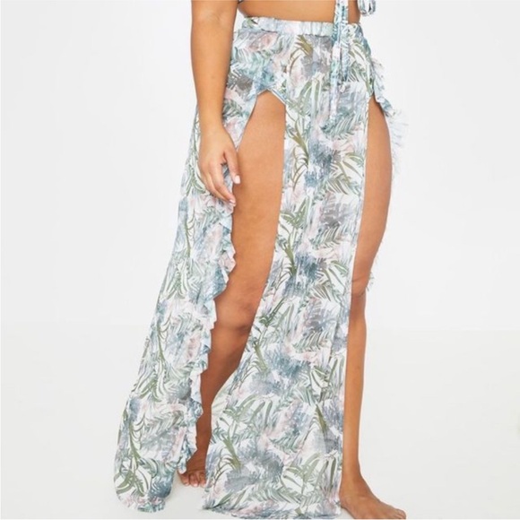 PRETTYLITTLETHING White Tropical Print Swim Cover Maxi Skirt - Picture 5 of 13
